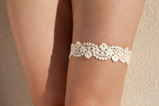 Floral lace garter ivory, bridal lace garter, ivory garter, wedding garter ivory, comfortable cotton garter