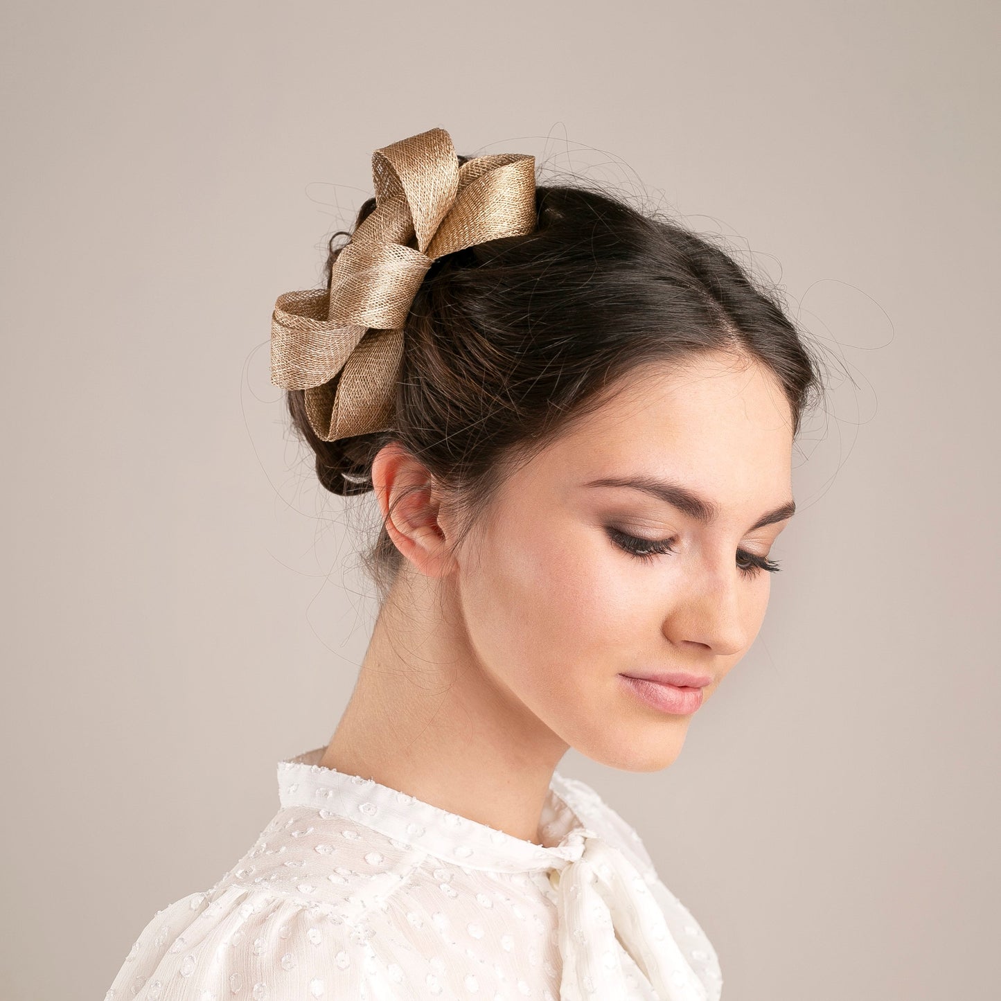 Fascinator mit Schleife für Hochzeiten in verschiedenen Farben, Fascinator für Brautmode, minimalistischer Fascinator für Frauen, Couture-Kopfschmuck für Modemode