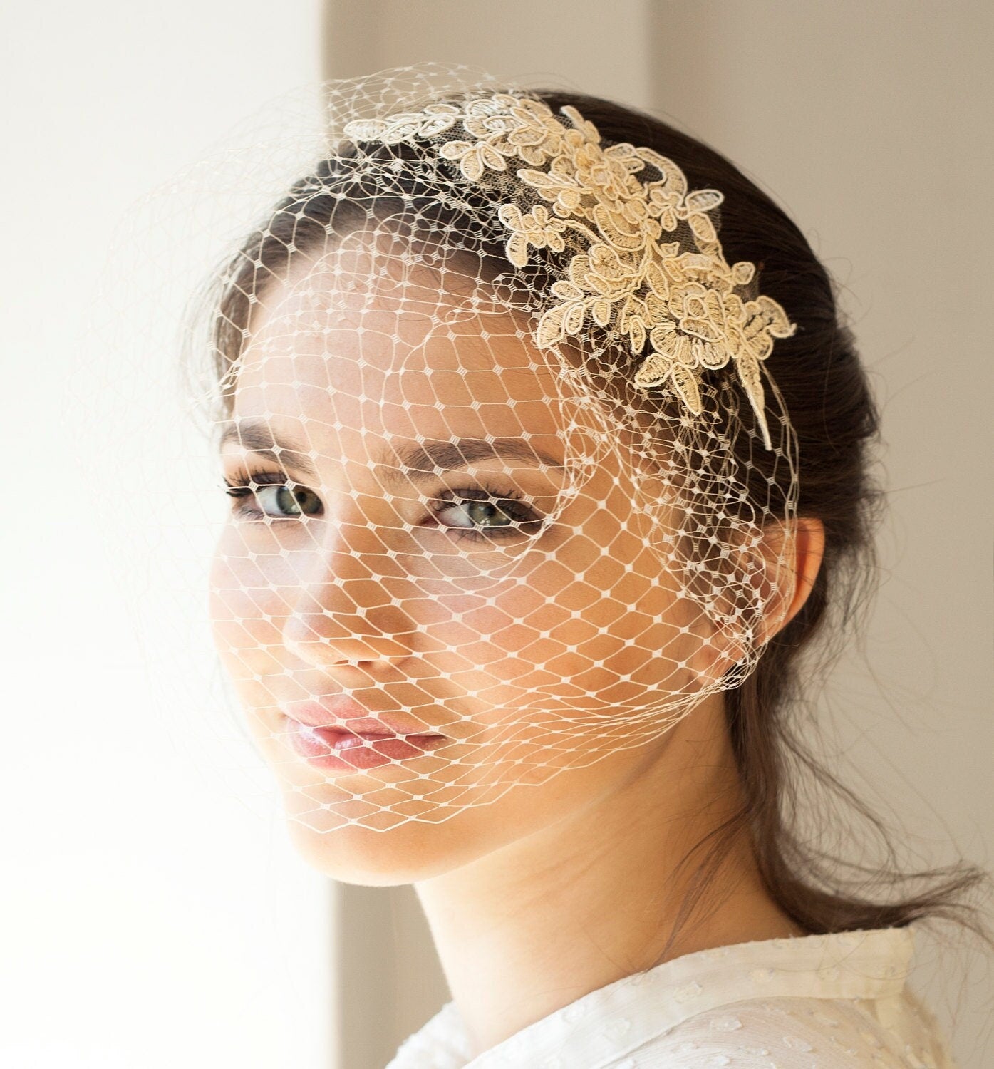 Bridal lace birdcage veil in light beige, nude wedding french veil, short beige birdcage for a bride