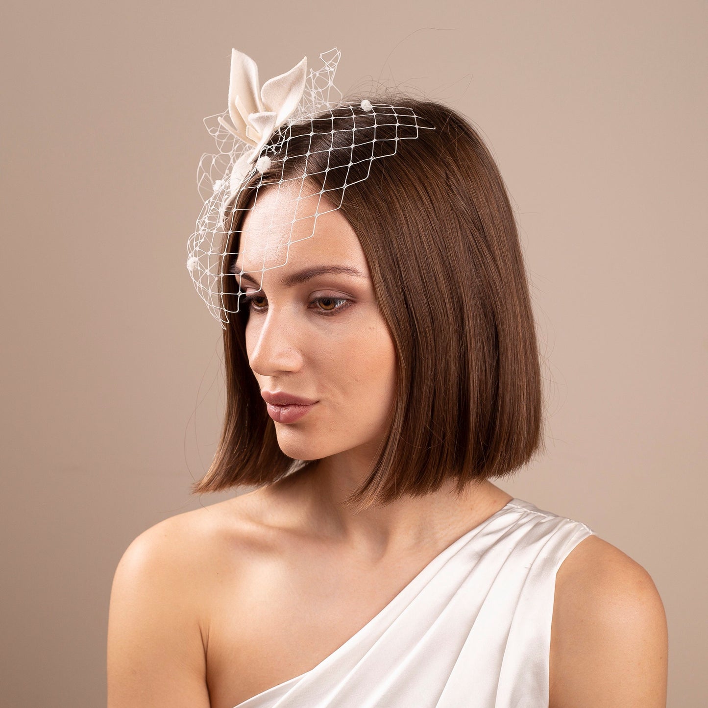 Bridal wavy leaves headpiece with short veil in creamy ivory or white, wedding felt leaves birdcage, felt fascinator with short dotted veil