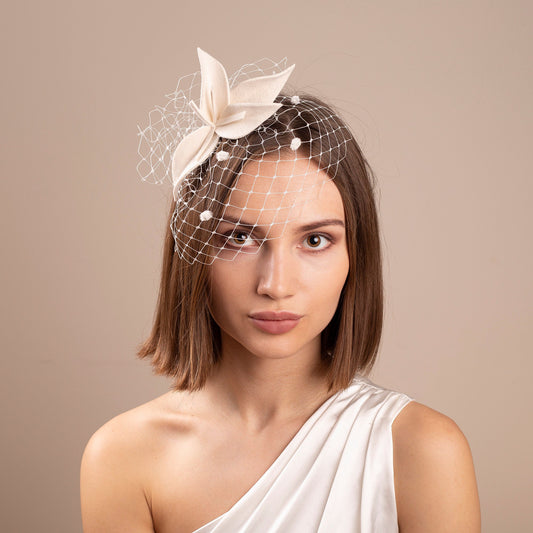 Bridal wavy leaves headpiece with short veil in creamy ivory or white, wedding felt leaves birdcage, felt fascinator with short dotted veil