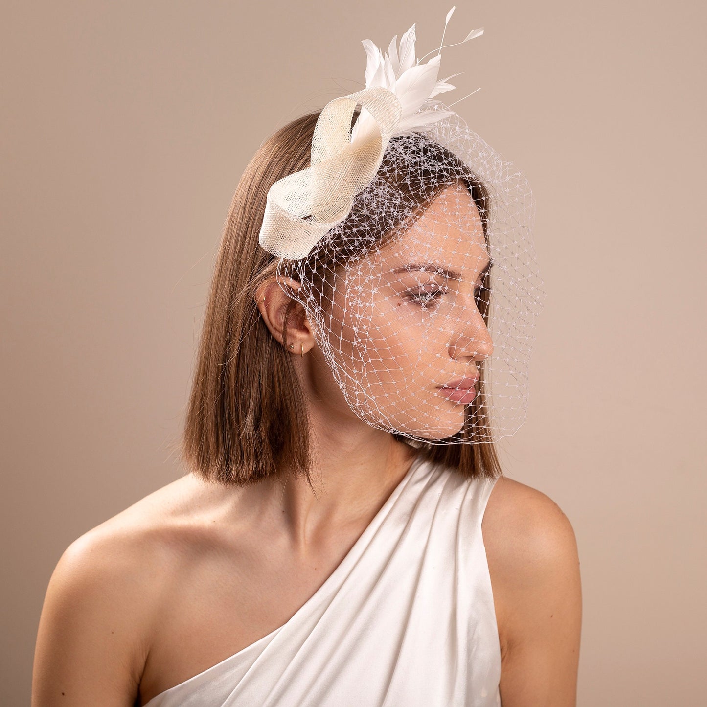 Modern bridal feather fascinator with birdcage, White wedding headpiece with birdcage veil, formal headpiece for bride