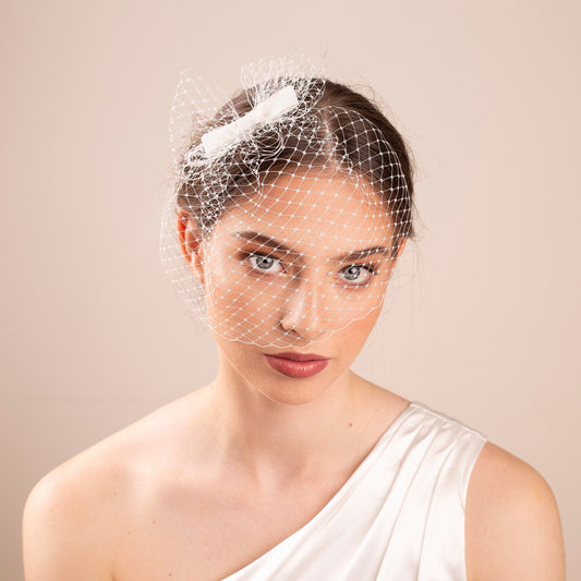 Brautschleife Vogelkäfigschleier in Elfenbein kurzer französischer Hochzeitsschleier mit Schleife Vogelkäfigschleier auf einem Haarkamm Elfenbein Hochzeitsschleife Haaraccessoire