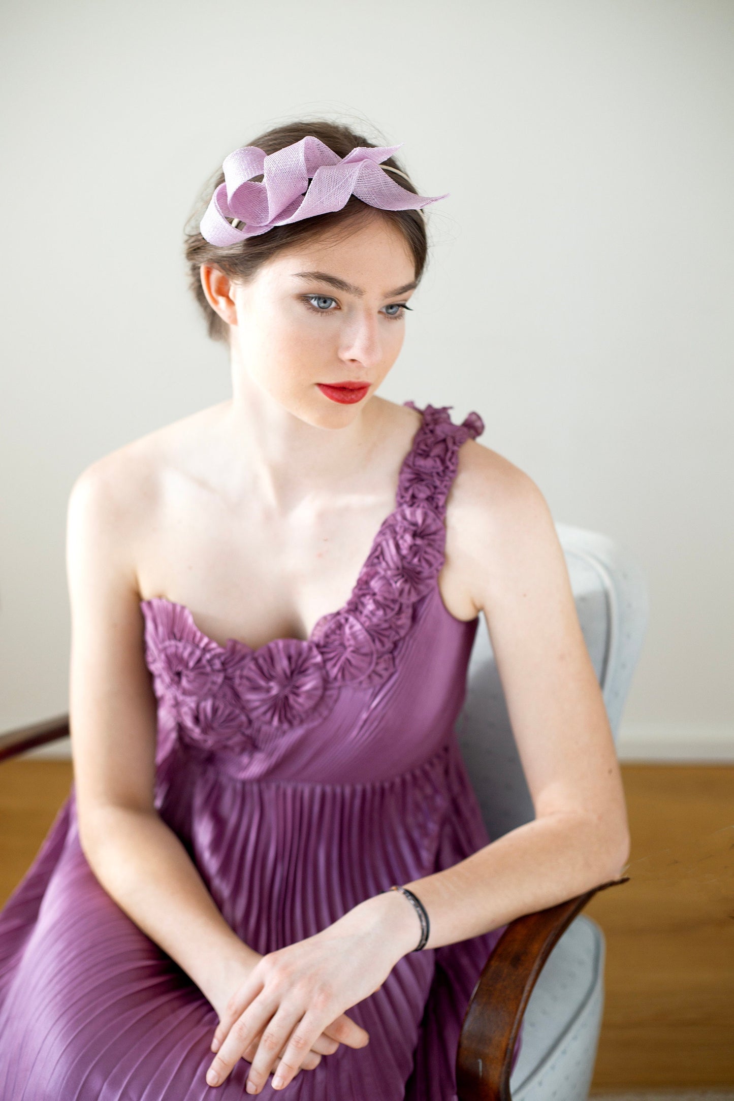 Lilac fascinator on comfortable headband, elegant wedding guest headpiece in violet, women fascinator in pale lavender