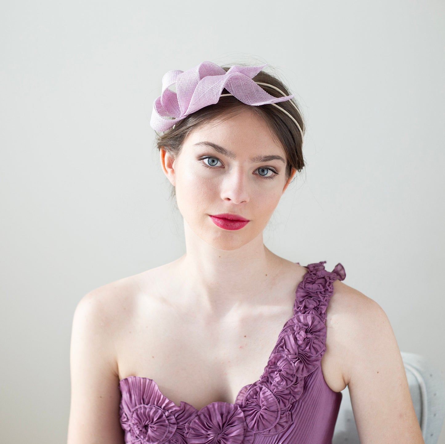 Lilac fascinator on comfortable headband, elegant wedding guest headpiece in violet, women fascinator in pale lavender