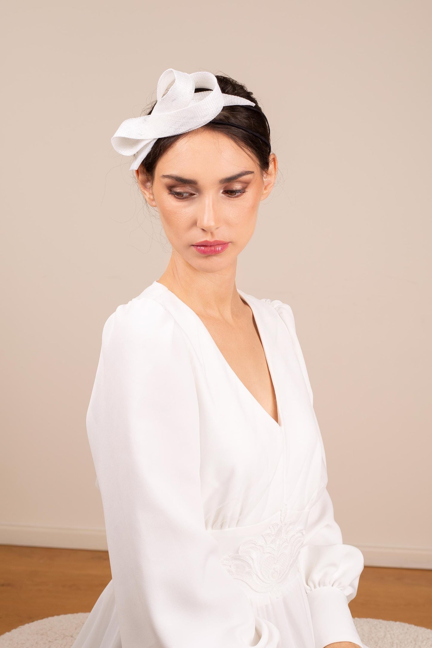 Fascinator für besondere Anlässe auf bequemem Haarreif in Wunschfarbe, elegantes Haar-Accessoire für formelle Anlässe und besondere Anlässe, formelles Kopfstück