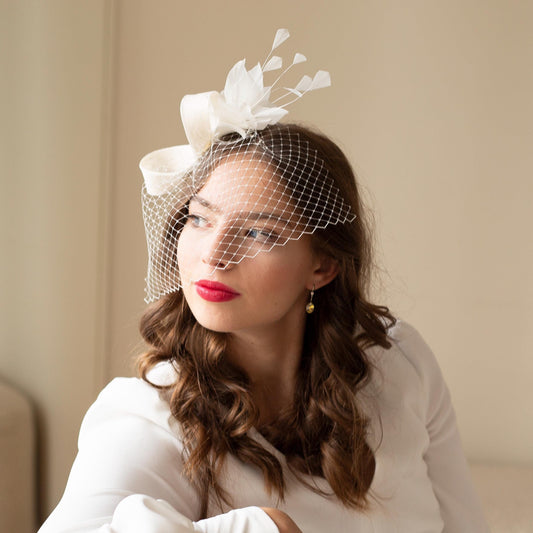 Netzschleier Vogelkäfig mit Feder Fascinator Schleier Vogelkäfig Hochzeit Kurzschleier und formelles Kopfstück für Gerichtsgebäude Standesamtliche Trauung Schleier