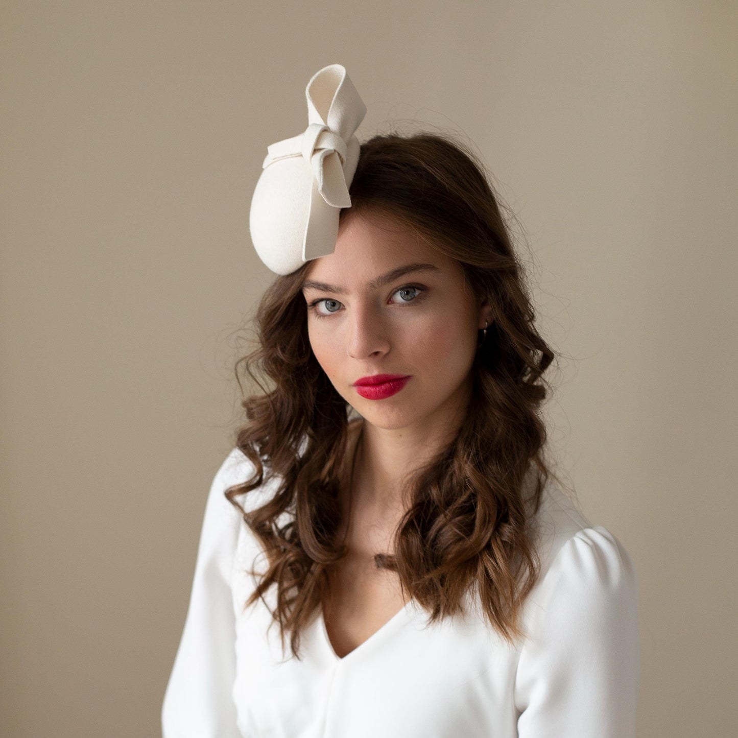 Ivory Pillbox Hat with double Bow, City Hall Wedding Fur felt Hat, Bridal cocktail Hat, Winter Wedding Pillbox Hat, Ivory Ladies Hat