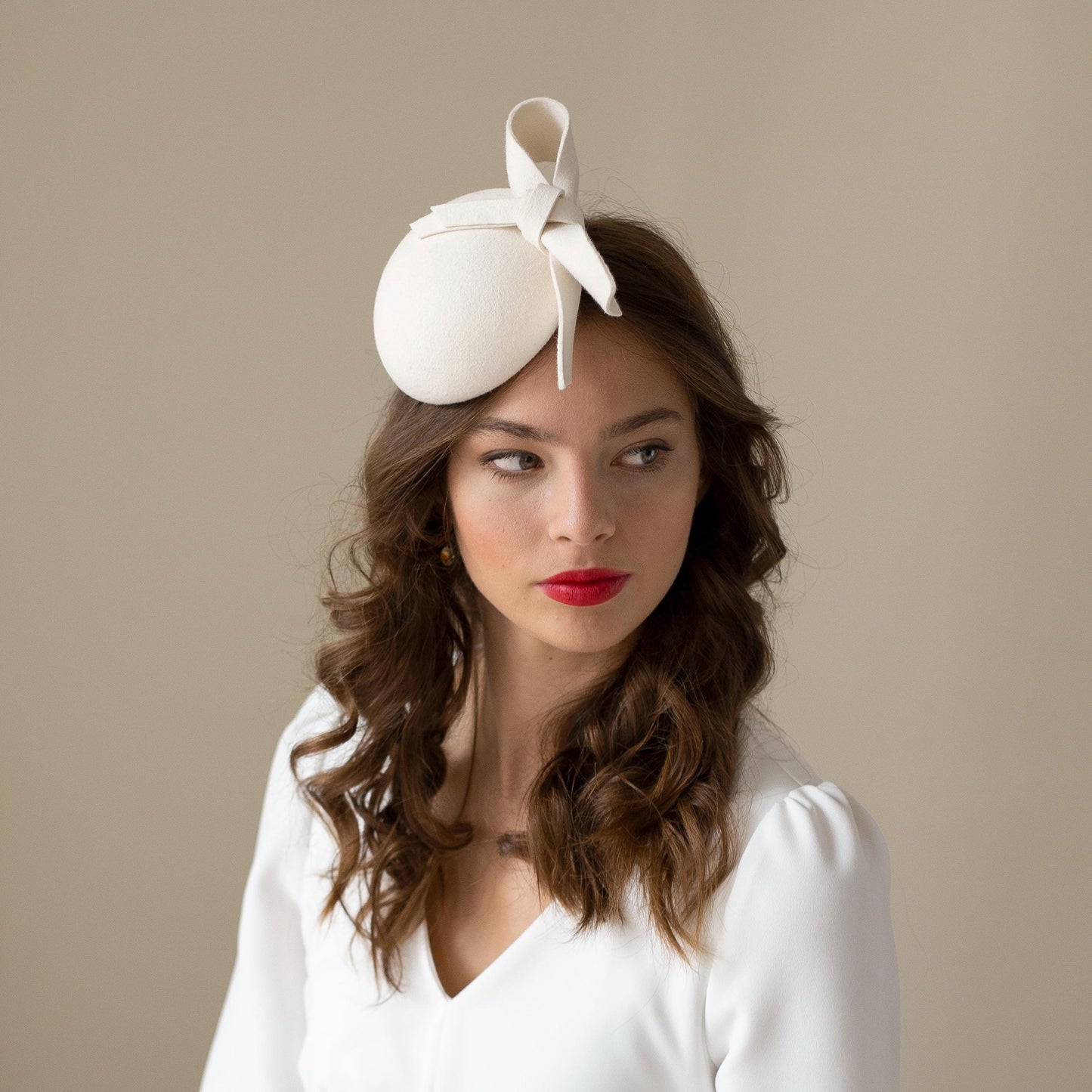 Ivory Pillbox Hat with double Bow, City Hall Wedding Fur felt Hat, Bridal cocktail Hat, Winter Wedding Pillbox Hat, Ivory Ladies Hat