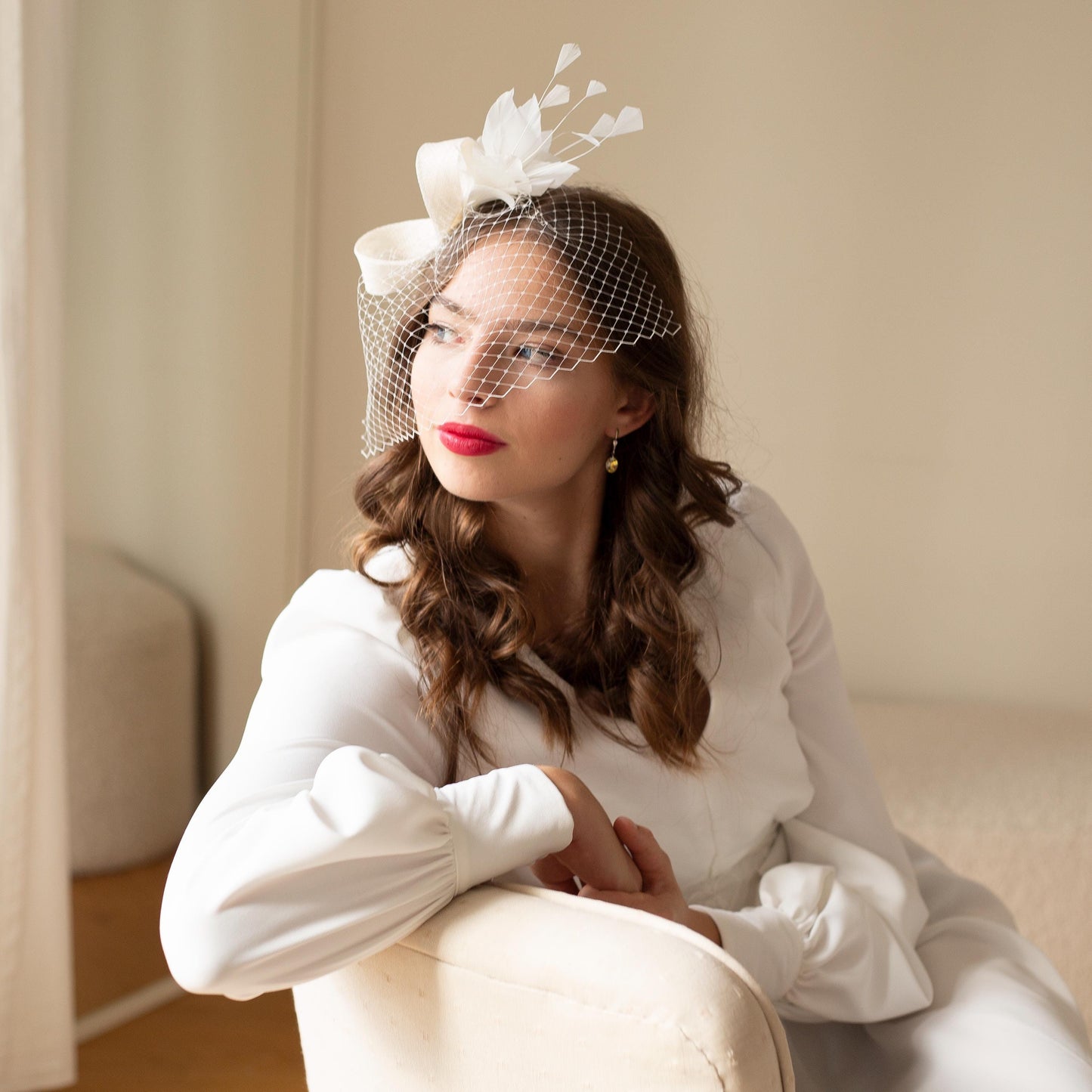 Netzschleier Vogelkäfig mit Feder Fascinator Schleier Vogelkäfig Hochzeit Kurzschleier und formelles Kopfstück für Gerichtsgebäude Standesamtliche Trauung Schleier