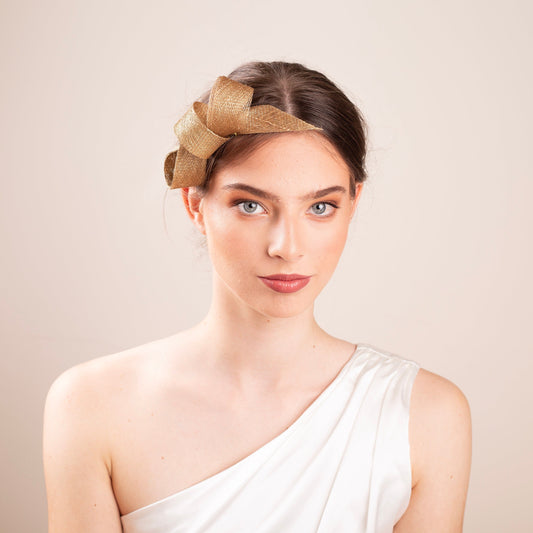 Goldener Fascinator für Hochzeiten oder besondere Anlässe, dezenter Kopfschmuck für Hochzeitsgäste in Gold, Geschenk für eine elegante Mama, Fascinator für Frauen