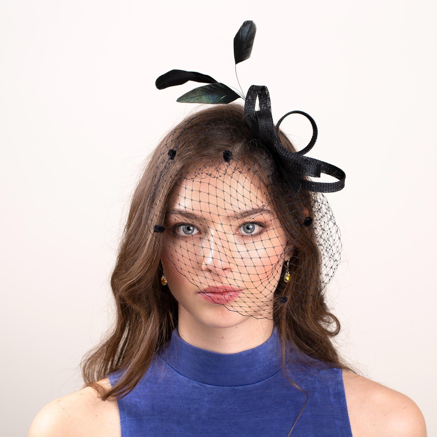 Schwarzer Feder-Fascinator mit Vogelkäfig, moderner Fascinator und Schleier für Hochzeitsgäste, schwarzer Schleier-Kopfschmuck für Brautjungfern, eleganter Fascinator für Frauen