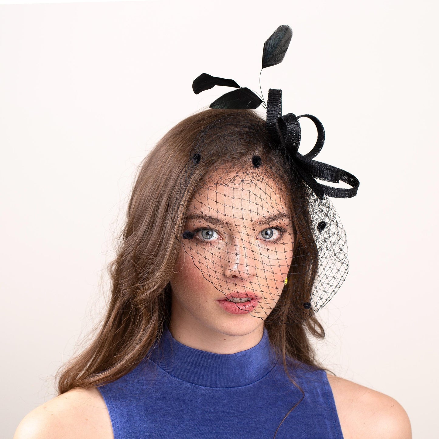 Schwarzer Feder-Fascinator mit Vogelkäfig, moderner Fascinator und Schleier für Hochzeitsgäste, schwarzer Schleier-Kopfschmuck für Brautjungfern, eleganter Fascinator für Frauen