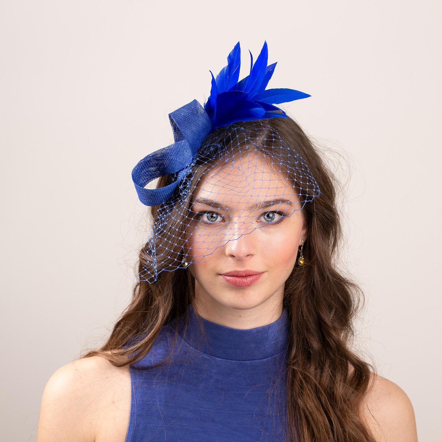 Königsblauer Fascinator mit Federspray, formelles Event-Anlass-Party-Kopfstück, dezenter Damen-Fascinator, Kopfstück für eine elegante Mama