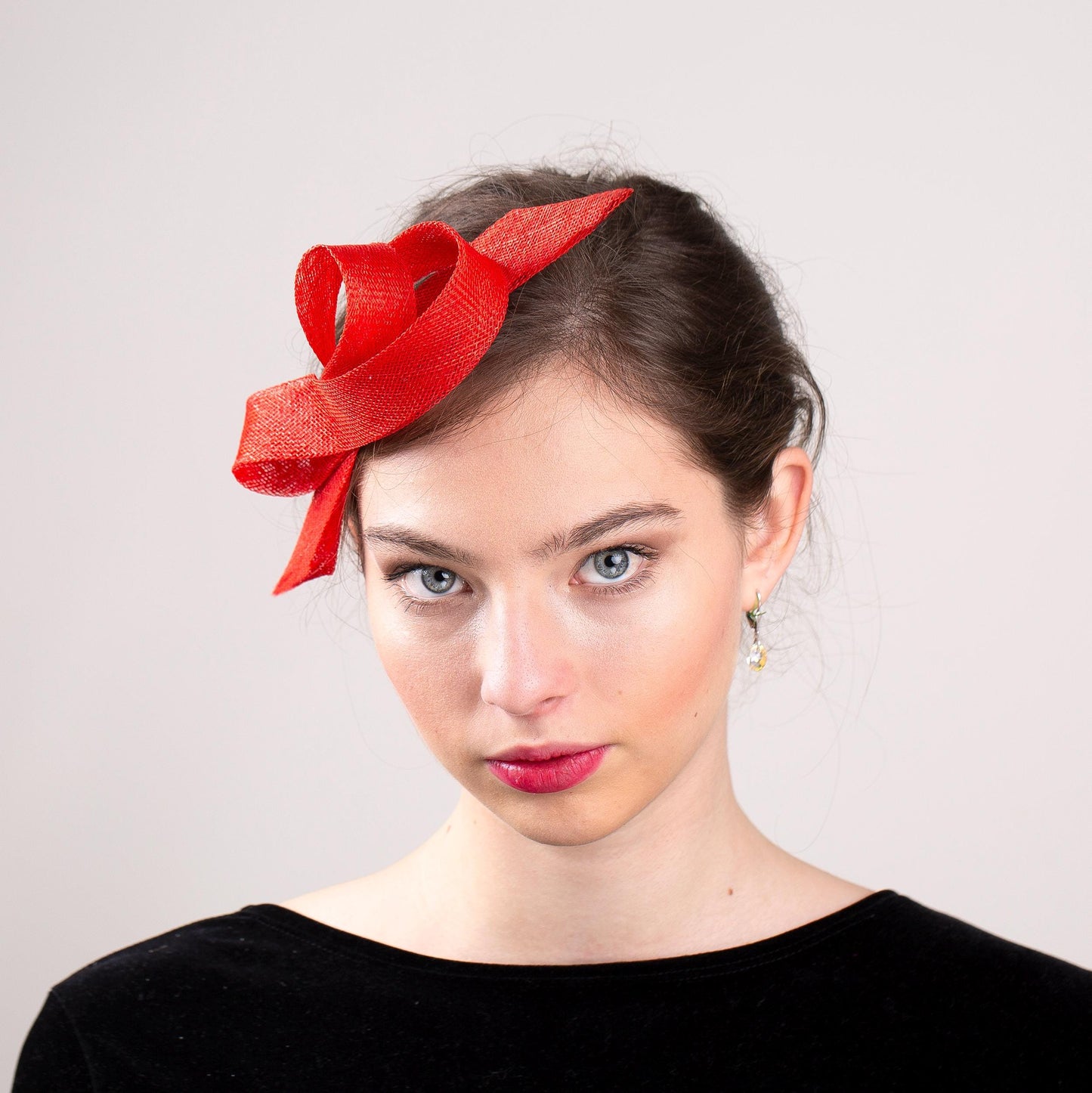 Bright red bow fascinator, red wedding guest headpiece on comfortable headband, minimalist woman fascinator, couture millinery headpiece