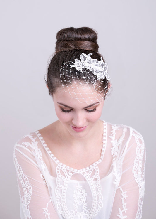 Petite lace birdcage veil, small veil with ivory silver lace, Wedding Veil