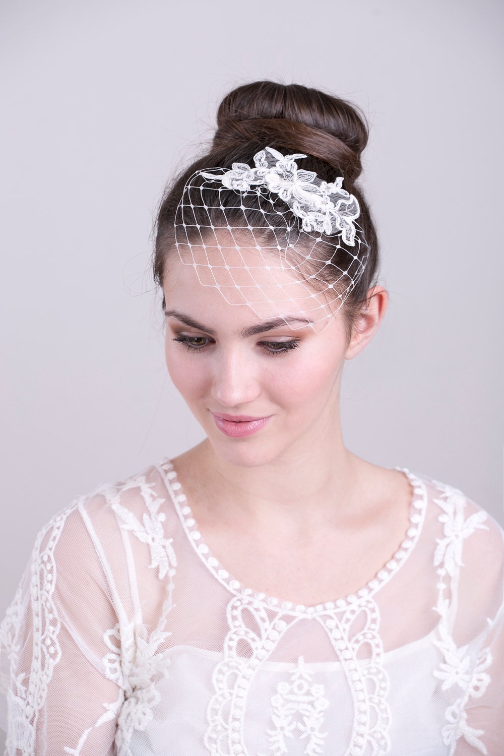 Petite lace birdcage veil, small veil with ivory silver lace, Wedding Veil