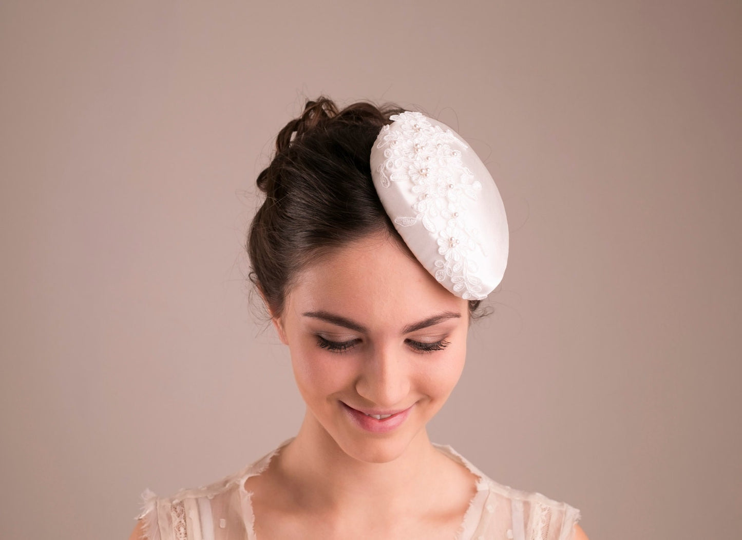 Civil Ceremony Pillbox with Lace and Pearls for a bride, Pearl Beaded Bridal Hat, Ivory Lace Headpiece, Vintage inspired Pillbox